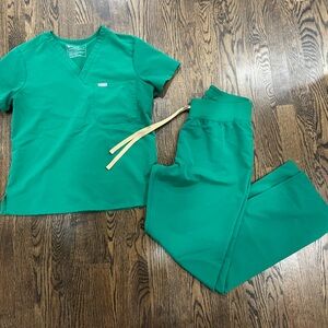 Figs Green Scrub Set